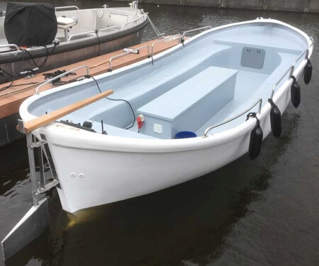 Large boat rental skipper Large boat rental skipper